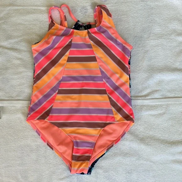 Bundle - Picture 3 of 16